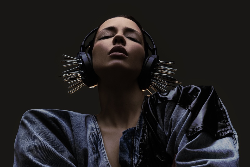 "Le agradezco al humor, pero hay otras emociones además de reírse"